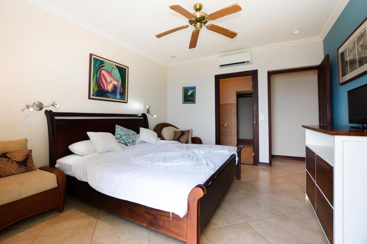 Villa Exquisitely Decorated 5Th-Floor Aerie With Views Of Two Bays In Flamingo Playa Flamingo Exterior foto